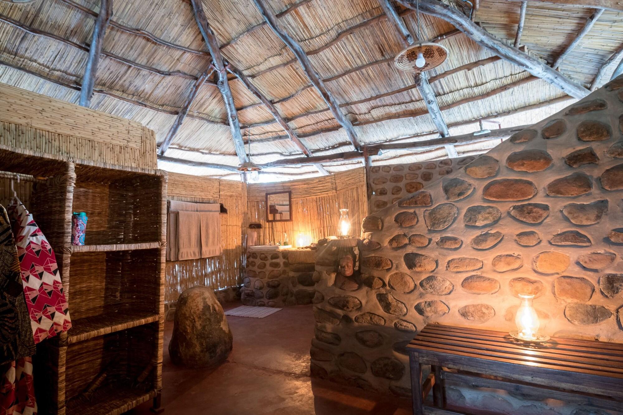 Taita Falcon Lodge Mukuni ภายนอก รูปภาพ