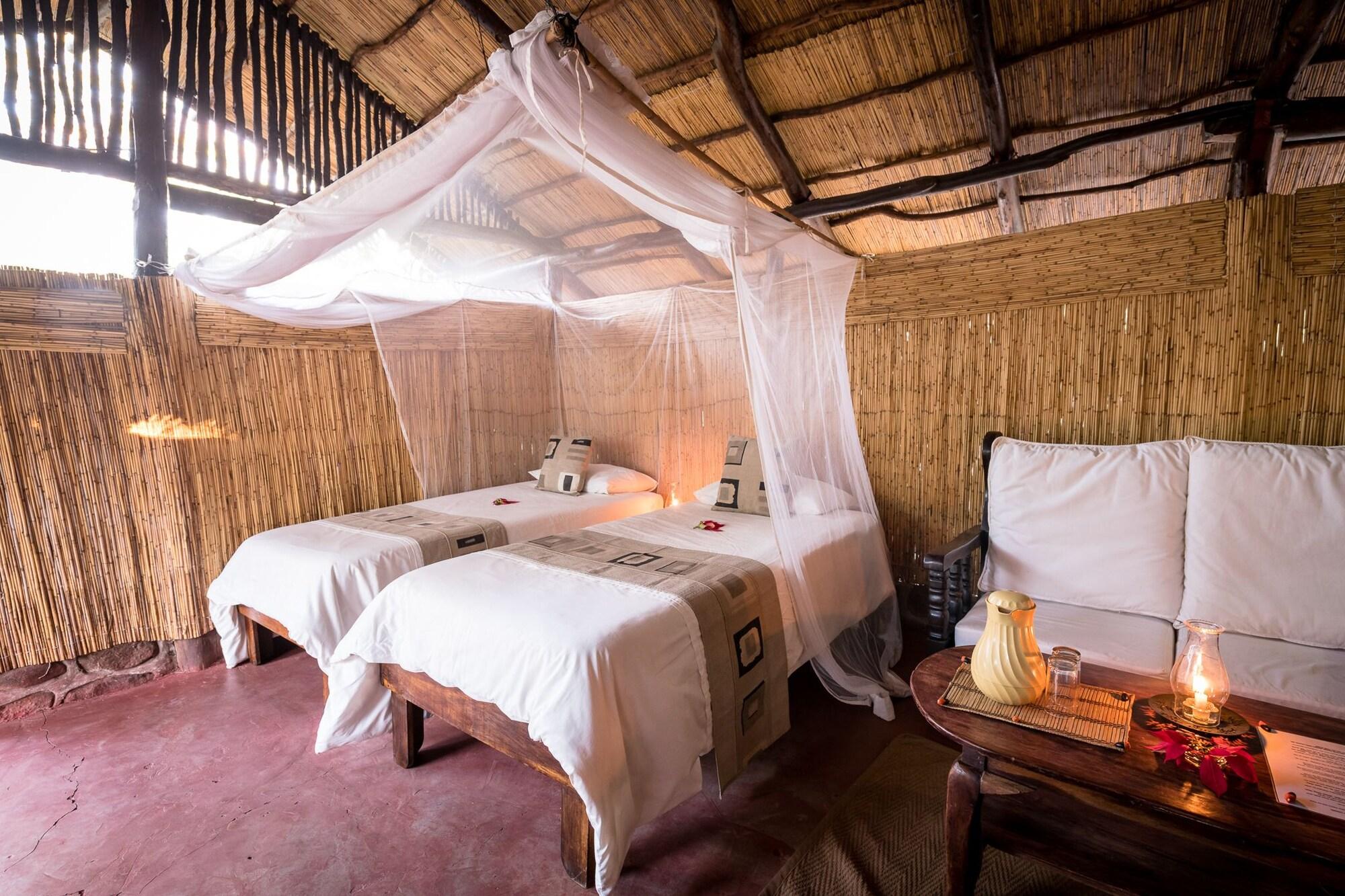 Taita Falcon Lodge Mukuni ภายนอก รูปภาพ