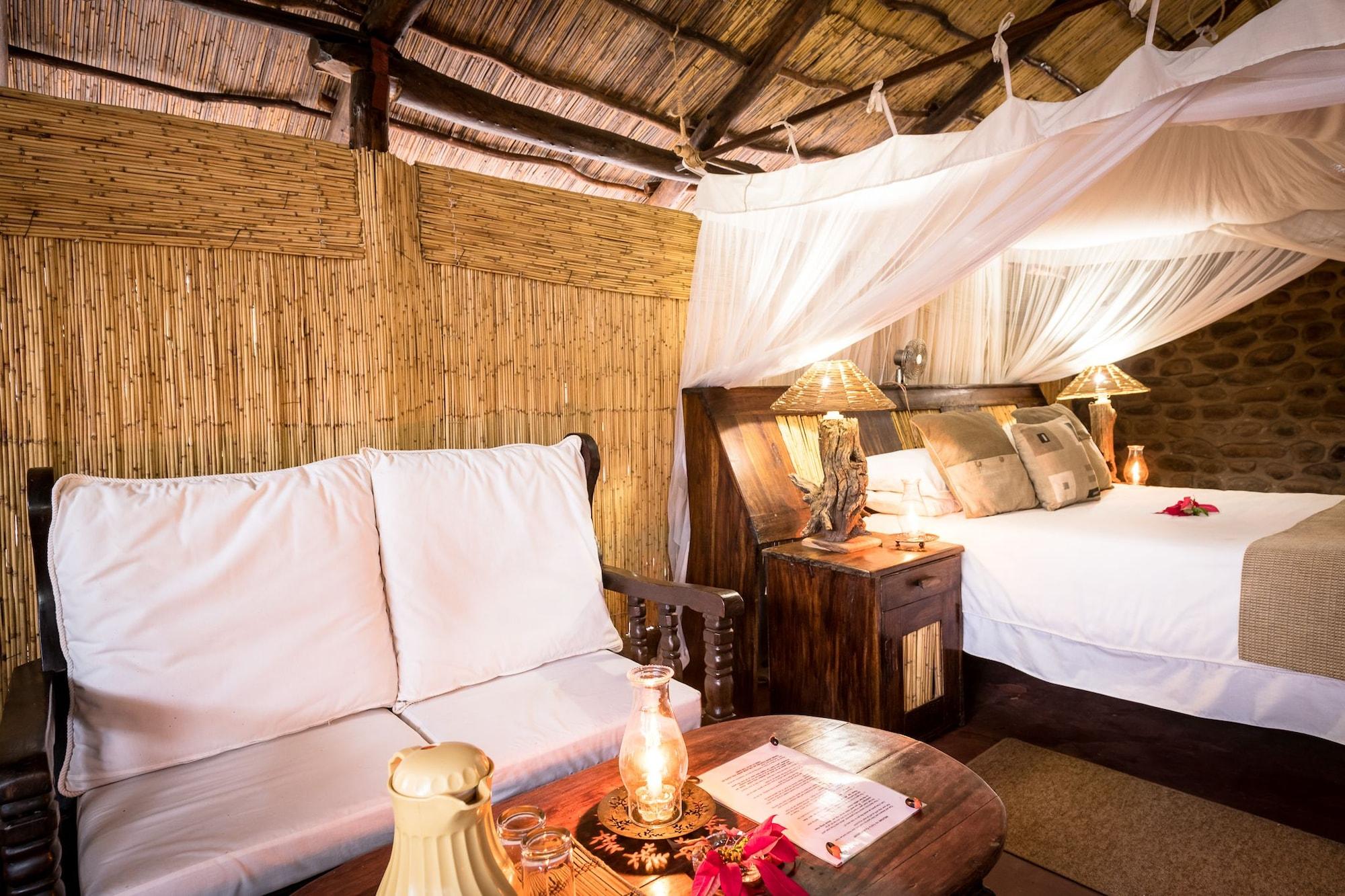 Taita Falcon Lodge Mukuni ภายนอก รูปภาพ