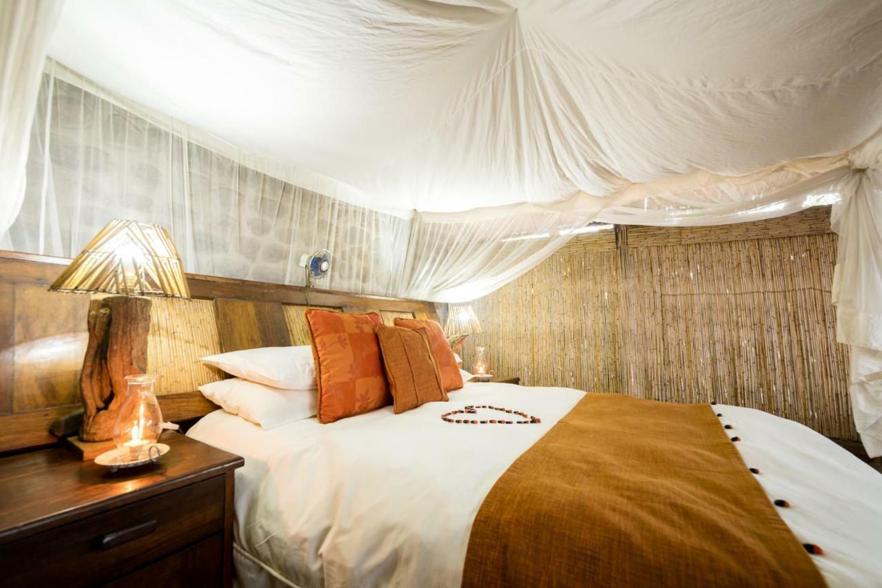 Taita Falcon Lodge Mukuni ภายนอก รูปภาพ